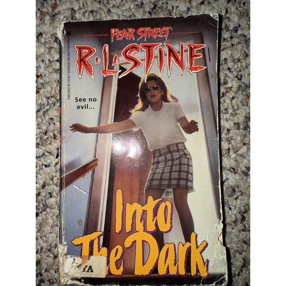 Other - RL Stine Fear Street Into The Dark Paperback Book 1997 1st Edition 1st Printing